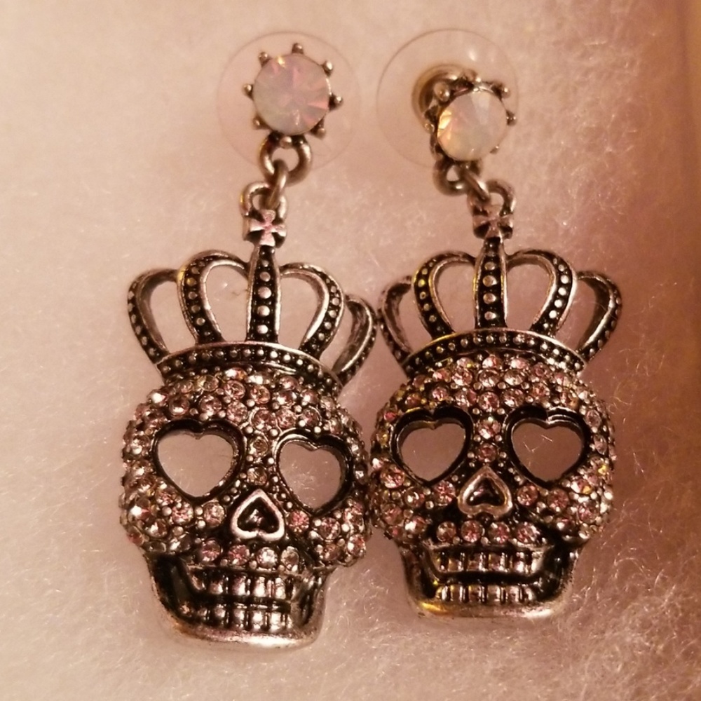 Rare Betsey Johnson skull earrings